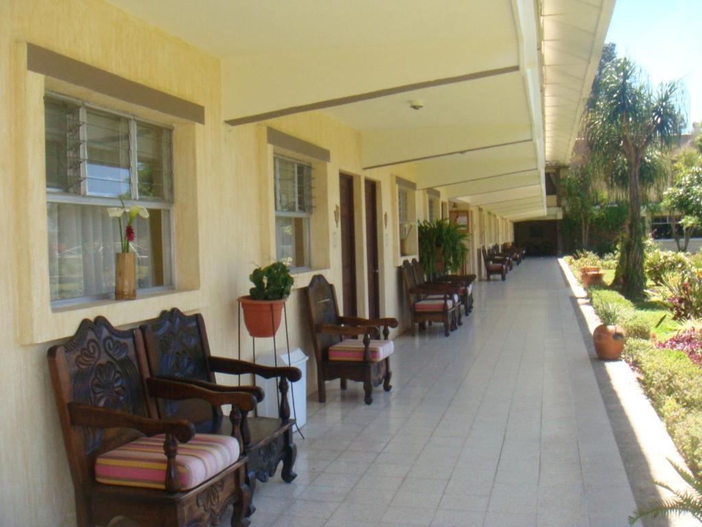 Hotel Y Centro De Convenciones Jardines Del Lago Panajachel Exterior photo
